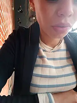 Snapshot of Violeta_12- chatting on December 30, 2024, 7:32 pm Violeta 12- online show from December 30, 2024, 7:32 pm