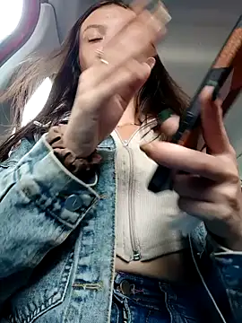 Snapshot of Violeta_12- chatting on January 10, 2025, 7:32 pm Violeta 12- online show from January 10, 2025, 7:32 pm