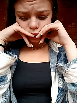 Snapshot of Violeta_12- chatting on February 13, 2025, 8:45 pm Violeta 12- online show from February 13, 2025, 8:45 pm