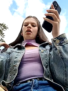 Snapshot of Violeta_12- chatting on March 21, 2025, 7:13 pm Violeta 12- online show from March 21, 2025, 7:13 pm