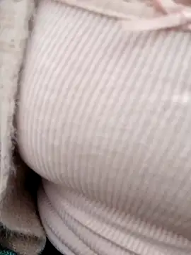 Snapshot of Violeta_12- chatting on November 8, 2025, 5:23 pm Violeta 12- online show from November 8, 2025, 5:23 pm