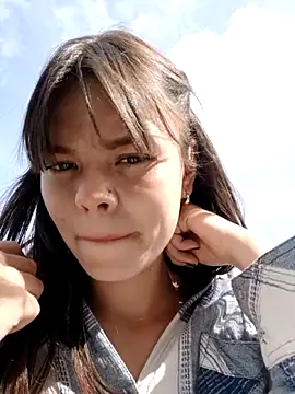 Snapshot of Violeta_12- chatting on November 10, 2025, 1:43 pm Violeta 12- online show from November 10, 2025, 1:43 pm