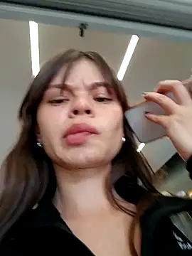 Snapshot of Violeta_12- chatting on November 12, 2025, 6:52 pm Violeta 12- online show from November 12, 2025, 6:52 pm