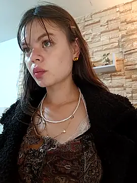 Snapshot of Violeta_12- chatting on November 21, 2025, 7:01 pm Violeta 12- online show from November 21, 2025, 7:01 pm