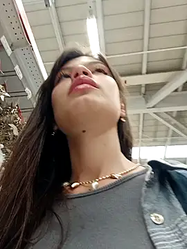 Snapshot of Violeta_12- chatting on December 3, 2025, 3:43 pm Violeta 12- online show from December 3, 2025, 3:43 pm