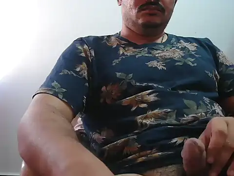 naughtymike0007 online show from April 21, 2026, 1:53 am