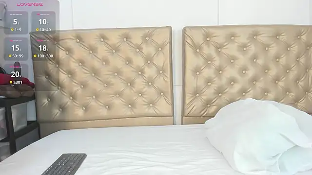 Alessiiaa  online show from February 14, 2026, 3:53 pm