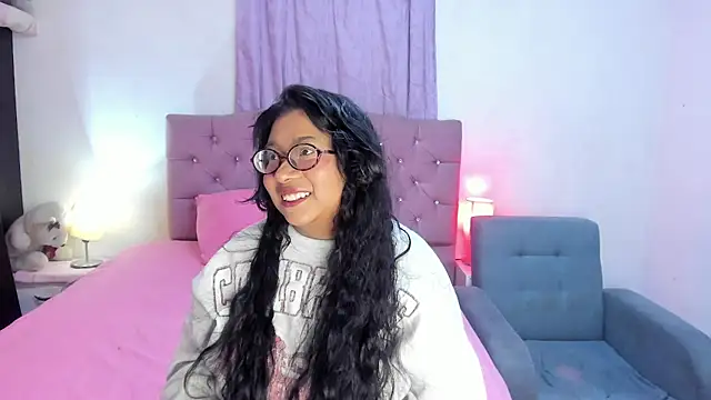 Snapshot of Latinabombsheell chatting on July 8, 2026, 3:11 am Latinabombsheell online show from July 8, 2026, 3:11 am