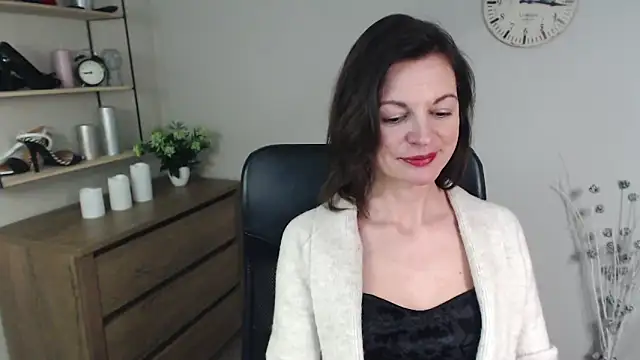 VivianWILD online show from December 27, 2024, 2:12 pm