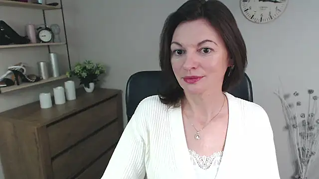 VivianWILD online show from December 28, 2024, 6:49 am