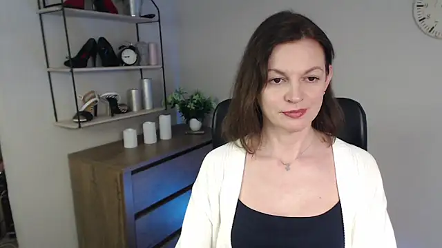 VivianWILD online show from February 14, 2025, 2:12 pm