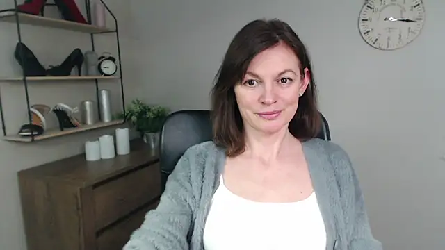 VivianWILD online show from March 3, 2025, 10:28 am