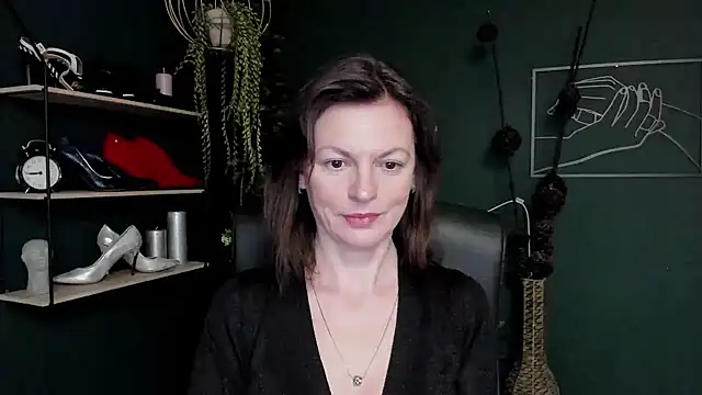 VivianWILD online show from March 14, 2025, 7:04 am