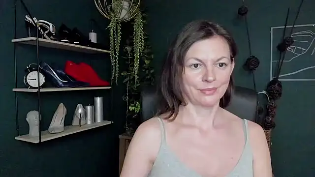 VivianWILD online show from March 20, 2025, 10:43 am