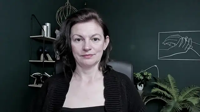 VivianWILD online show from May 19, 2026, 6:31 am