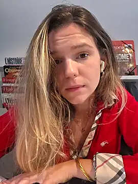 Snapshot of lucie_mehott chatting on September 23, 2025, 9:12 am lucie mehott online show from September 23, 2025, 9:12 am