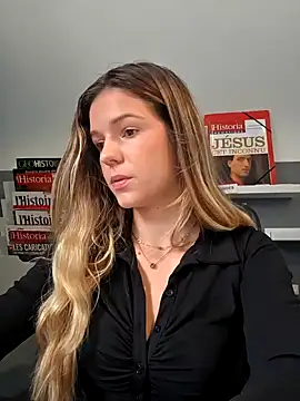 Snapshot of lucie_mehott chatting on October 3, 2025, 8:00 am lucie mehott online show from October 3, 2025, 8:00 am