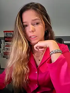 Snapshot of lucie_mehott chatting on October 9, 2025, 7:28 am lucie mehott online show from October 9, 2025, 7:28 am