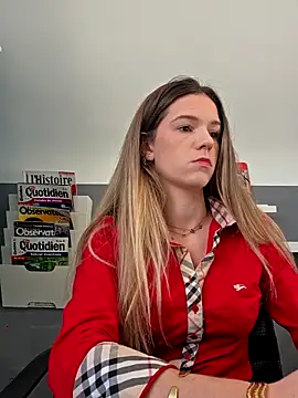 Snapshot of lucie_mehott chatting on November 20, 2025, 8:47 am lucie mehott online show from November 20, 2025, 8:47 am