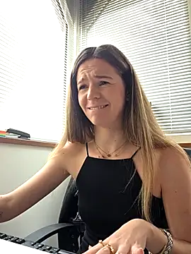 lucie mehott online show from March 30, 2026, 8:26 am