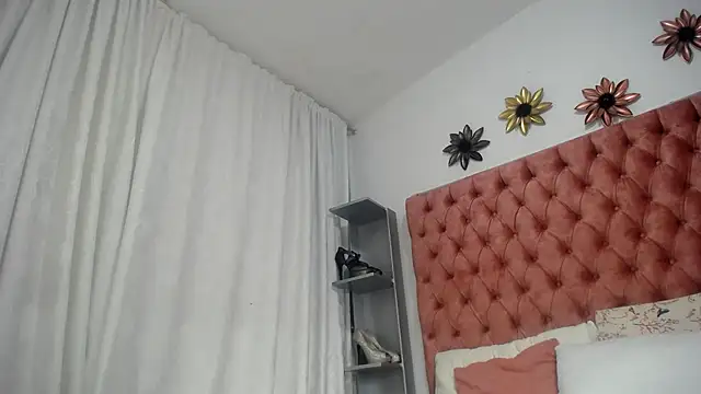 RACHELL  HOT online show from February 6, 2025, 6:24 pm