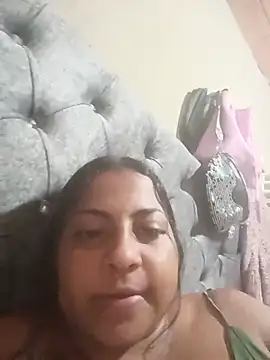 Snapshot of Giselabrunette25 chatting on June 17, 2026, 5:32 am Giselabrunette25 online show from June 17, 2026, 5:32 am