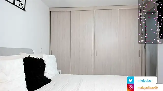 MalejaDiaz  online show from March 20, 2025, 9:56 pm