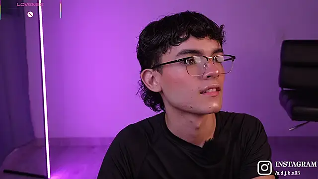 Angelo 018 online show from March 9, 2026, 4:27 am