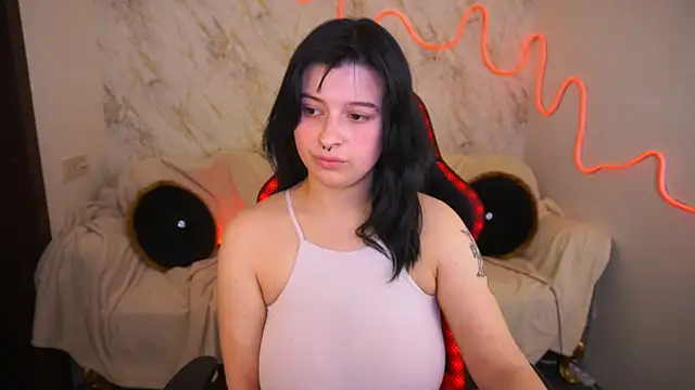 Miki Kivi online show from December 13, 2024, 7:53 pm