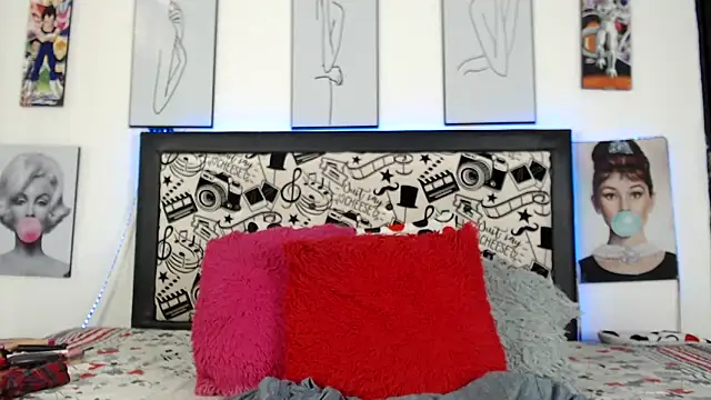 Rihana14 online show from April 18, 2026, 5:28 pm