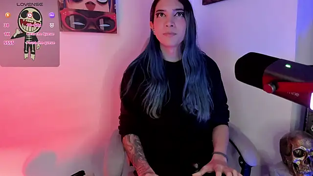 sofi pretty uwu- online show from April 27, 2026, 4:38 pm