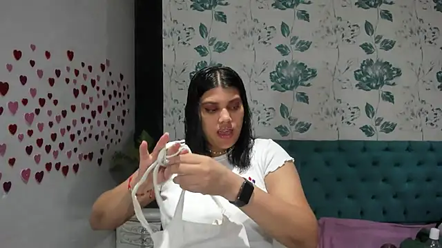 LindaBreeS online show from February 11, 2025, 9:25 pm