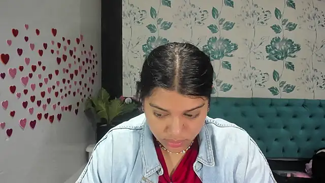 LindaBreeS online show from February 13, 2025, 1:48 pm