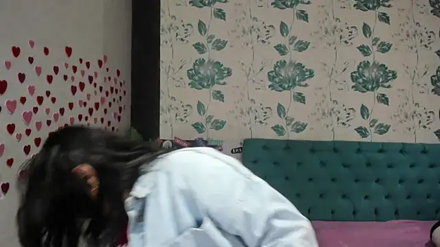 LindaBreeS online show from February 13, 2025, 4:50 pm