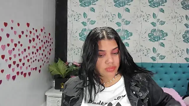 LindaBreeS online show from February 18, 2025, 5:31 pm