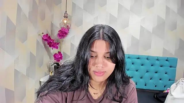 LindaBreeS online show from September 29, 2025, 2:22 pm