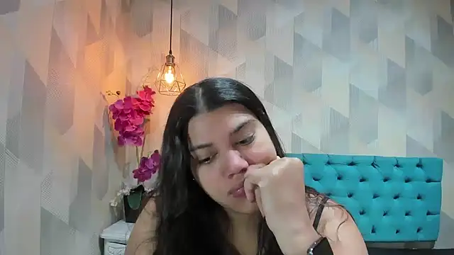 Snapshot of LindaBreeS chatting on June 1, 2026, 1:46 pm LindaBreeS online show from June 1, 2026, 1:46 pm