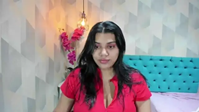 Snapshot of LindaBreeS chatting on July 5, 2026, 10:44 am LindaBreeS online show from July 5, 2026, 10:44 am