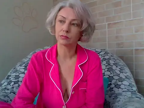 Lorie Carrie online show from September 19, 2025, 11:22 am