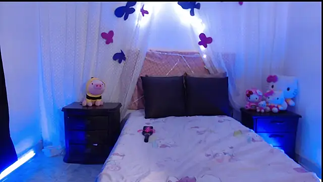 HanaWayne online show from February 19, 2025, 1:06 pm