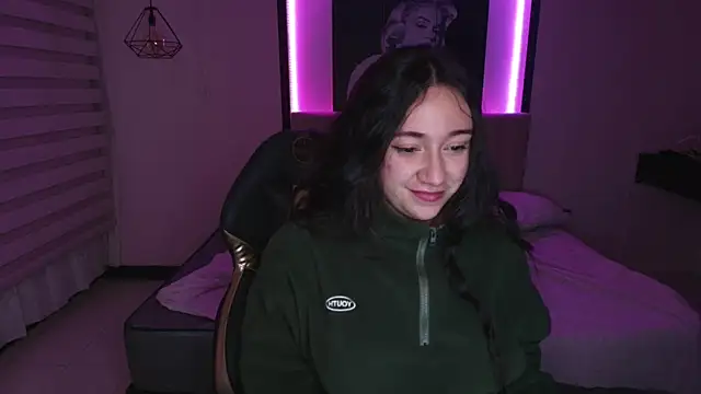 Andrea Ramos online show from February 11, 2025, 6:51 am