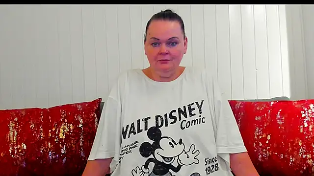 MilanaBiegert online show from January 18, 2026, 2:54 pm