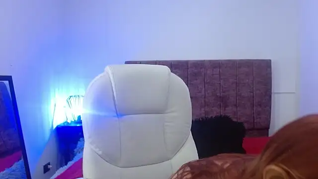 elena detroya online show from March 10, 2025, 12:48 pm