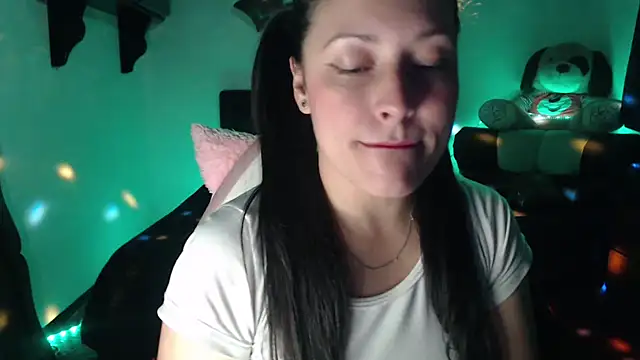 Snapshot of Allisonnlopez chatting on December 5, 2025, 8:27 pm Allisonnlopez online show from December 5, 2025, 8:27 pm