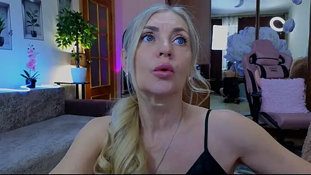 amelia blondy online show from February 14, 2025, 11:42 am