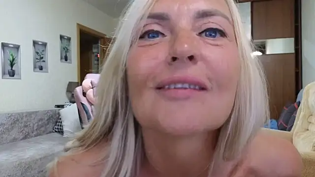 amelia blondy online show from October 1, 2025, 11:38 am