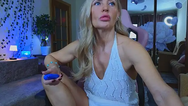 amelia blondy online show from December 15, 2025, 1:59 pm