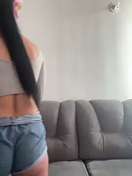 Nikothyna online show from February 19, 2025, 4:11 pm