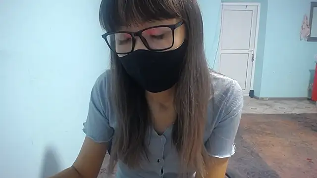 elllaaxx online show from October 1, 2025, 3:45 am