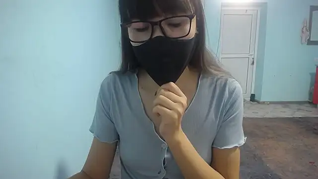 elllaaxx online show from November 14, 2025, 4:33 am